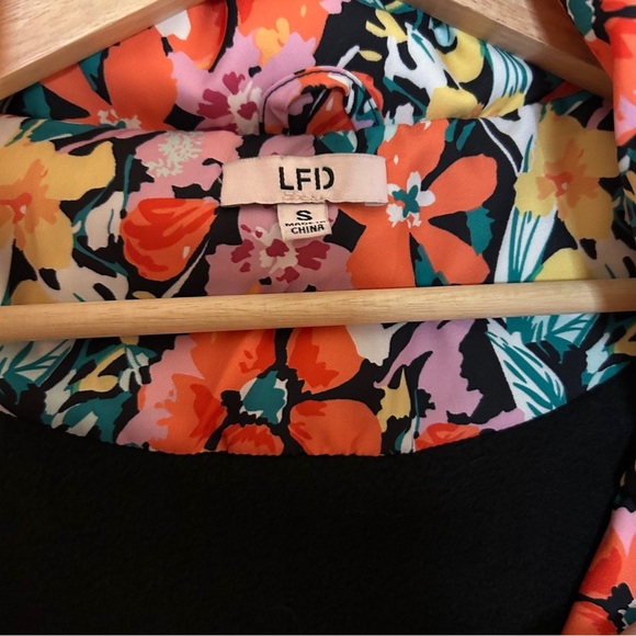LFD Floral Puffer Vest Women’s Size S Bold Colorful Quilted Jacket Cozy - Picture 5 of 8